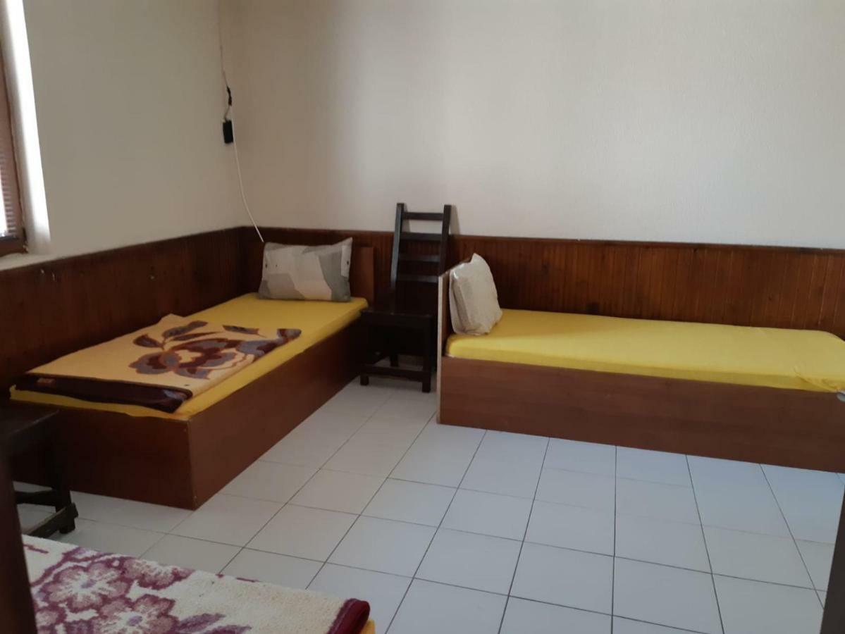 Byala Kista Apart Isperikh 外观 照片